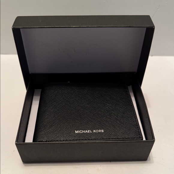 Michael Kors Black Wallet Card Holder - Picture 1 of 6